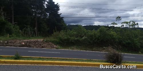 Vendo Terreno plano ubicado en Zona 16 Orilla de Calle Hacia el Pulte