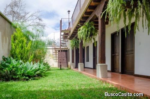 Casa en Venta San Pedro Las Huertas, Antigua Guatemala.