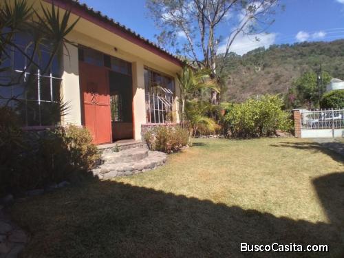 Casa en venta dentro de condominio en Panajachel, Sololá. en Guatemala