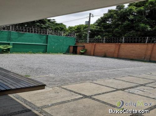 Casa en VENTA o RENTA en zona 14 Avenida Las Americas