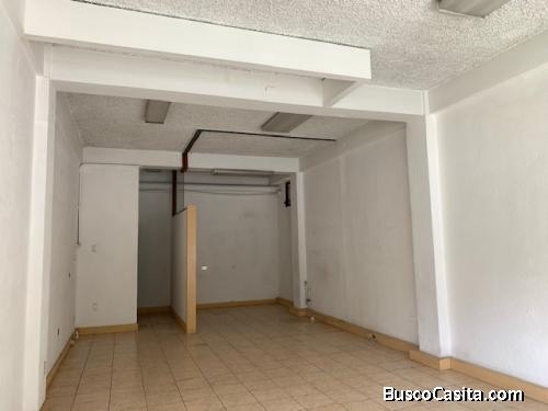 RENTA Local sobre la Av. Reforma zona 10 Renta USD660 Local Comercial  1 1/2  1