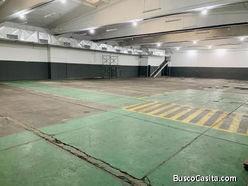 ZONA 11 Mariscal Alquilo Bodega de 2244 Metros