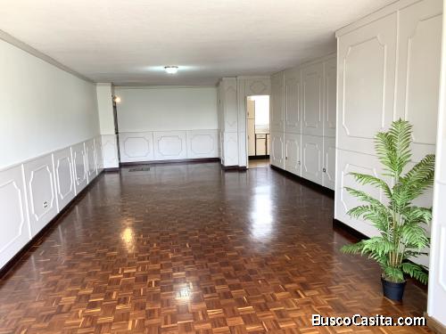 Zona 14 Alquilo apartamento de 191 Metros Edificio Versalles