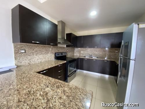 Apartamento en renta zona 15