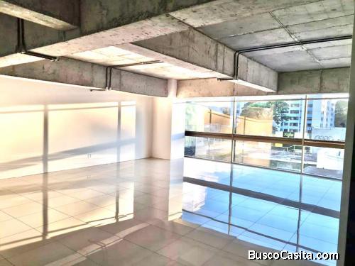 ZONA 10 Alquilo Casa fuera de Garita para Oficinas o Vivienda