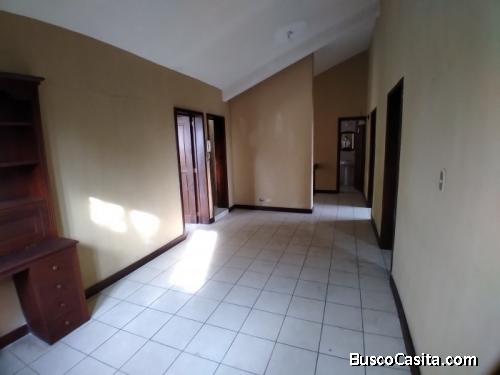 Casa a pocos metros de calle principal el Zapote zona 2 Guatemala