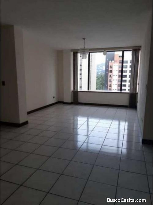 Apartamento en Renta Edificio Zona 14