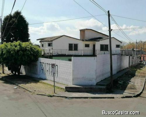 CASA EN VENTA CON AMPLIO TERRENO EN COL. ENRIQUETA, VILLA NUEVA/MUNDO INMOBILIARIO