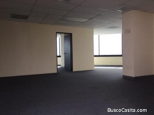 En renta 2 niveles de oficina zona 10 Edifiicio Murano Center