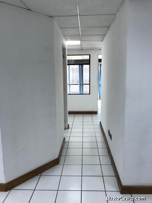Oficina en Renta en excelente ubicación zona 10