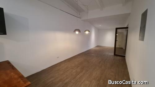 Espacioso apartamento en renta z. 16
