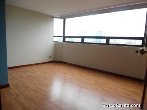 RENTO APARTAMENTO AMPLIO EN ZONA 9
