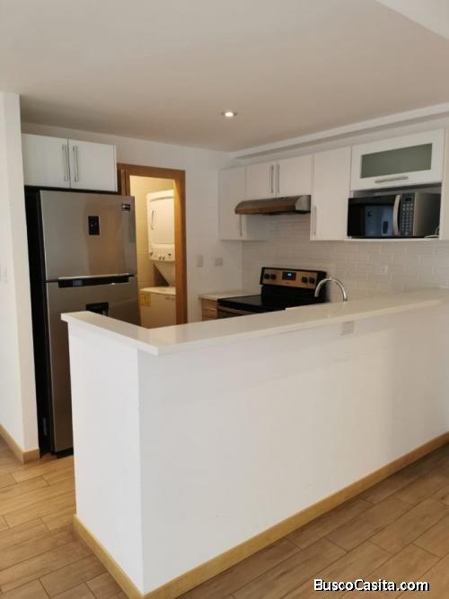 Apartamento en edificio en renta cercano a calle principal Zona 10 Guatemala