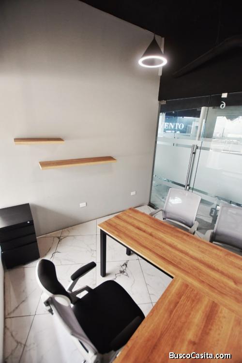 Se Alquila Oficina Privada en zona 10