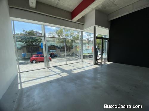 Local Comercial en renta sobre la Reforma en zona 9, 
