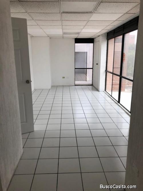 Oficina tabicada de 92 mts. en renta zona 10 Guatemala