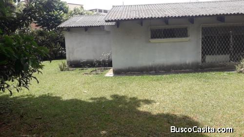 Casa con terreno de 715 v2, zona 15 