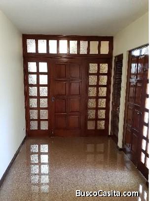 CASA EN RENTA EN ZONA 14 EN CONDOMINIO