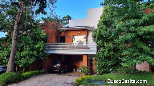 Casa en Renta en exclusivo sector zona 16