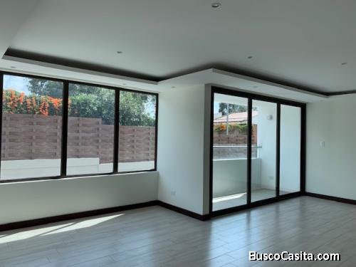 Apartamento en  renta zona 15 LIV