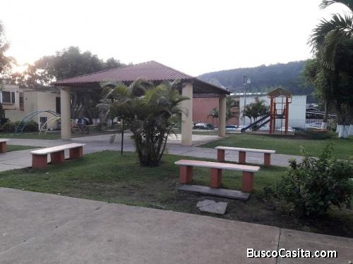 Casa en Venta en Villa Romana, FRENTE A LA UMG - Campus Villa Nueva