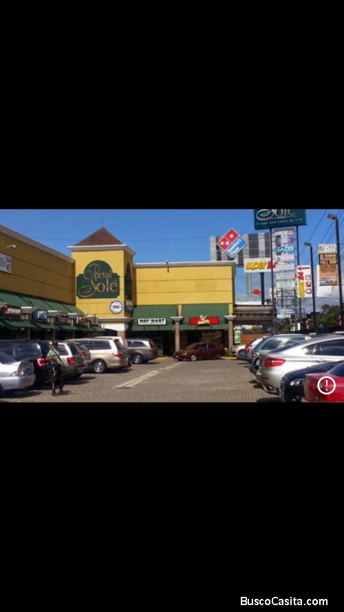 Local en comercial acreditado carr Salvador 