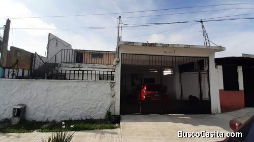 Venta de Casa en Zona 7 en Colonia Cerrada.