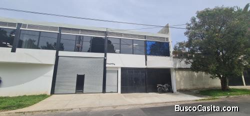 Renta de Oficina en Edificio en Zona 11 Mariscal