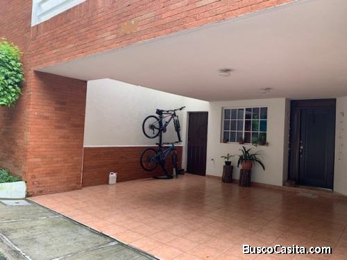 VENTA Casa en condominio Bosques del Encinal Mixco Venta