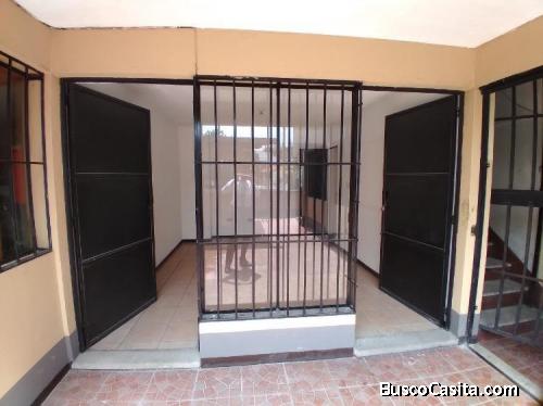 Local en Plaza Comercial zona 15