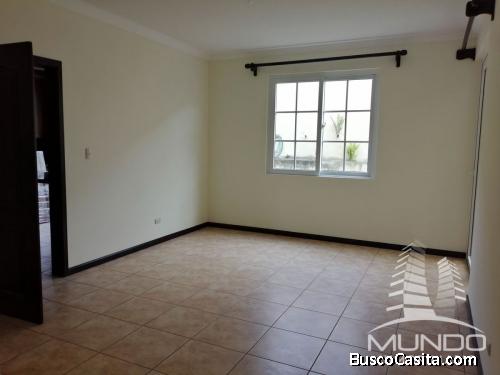 MUNDO INMOBILIARIO VENDE CASA EN CARRETERA A EL SALVADOR 