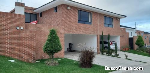 Casa en Venta Condominio Zona 16