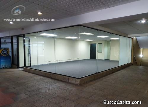 SE ALQUILA  OFICINA ZONA 14 SOBRE LAS AMERICAS