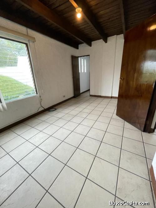 RENTO AMPLIO APARTAMENTO EN ZONA 15 VH2