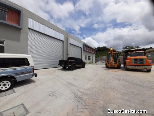 RENTO OFIBODEGA 700 MTS. ZONA 4 MIXCO