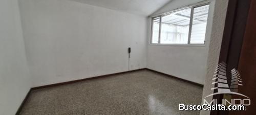 MUNDO INMOBILIARIO RENTA CASA EN CALZADA MATEO FLORES, CIUDAD DE GUATEMALA.