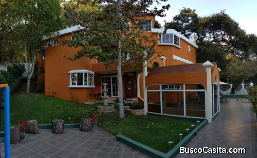 Citymax-Gold vende elegante casa en Las Hojarascas, Mixco