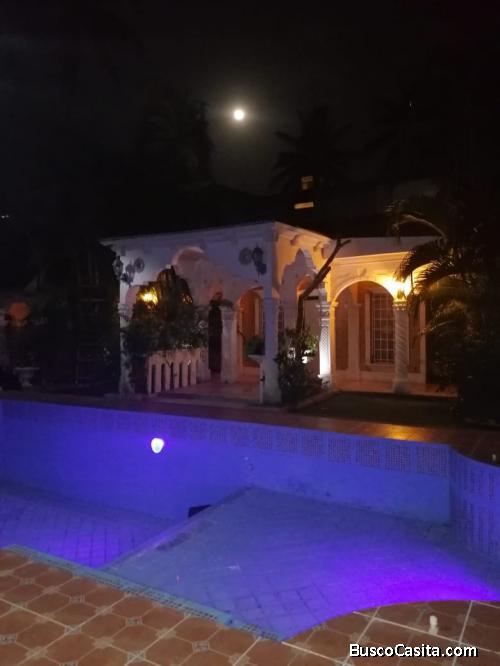 Se vende Chalet en las Lisas