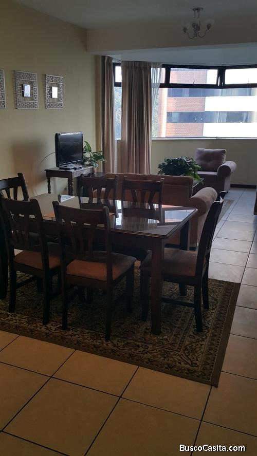 RENTA APARTAMENTO AMUEBLADO DE 2 DORM. EN ZONA 14