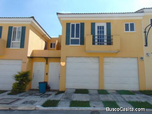 VENTA DE CASA JARDINES DE VERONA, VILLA NUEVA