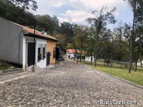 TERRENO EN EL CASCO DEL CERRO ANTIGUA GUATEMALA FINANCIAMIENTO DISPONIBLE