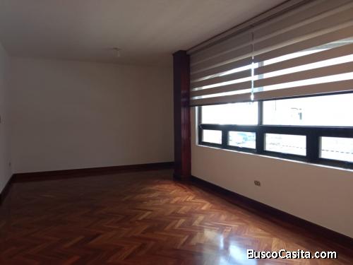 APARTAMENTO EN RENTA ACCESIBLE A LA DIAGONAL DE LA ZONA 10