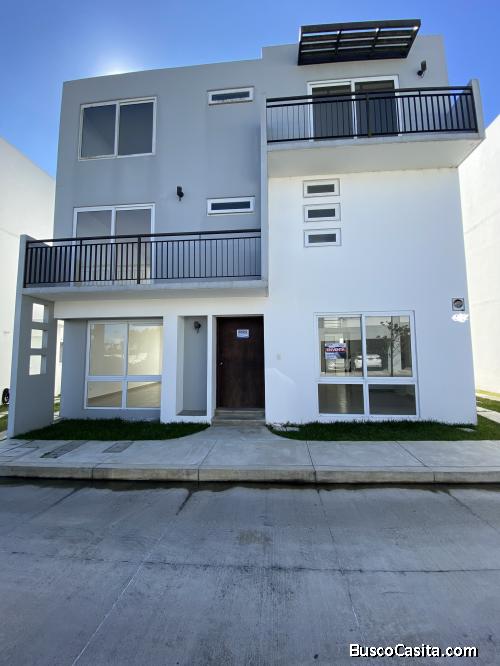 VENTA  DE CASA EN PARAJES VERMONT SANTA CATARINA PINULA