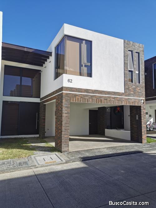 RENTO CASA ZONA 16 PARA PAREJA 