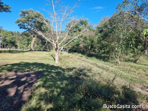 VENTA  Terreno plano A 100 MTS de Laguna del Pino