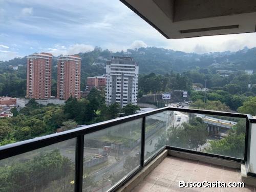 Apartamento de 3 habitaciones en renta zona 15 VH2