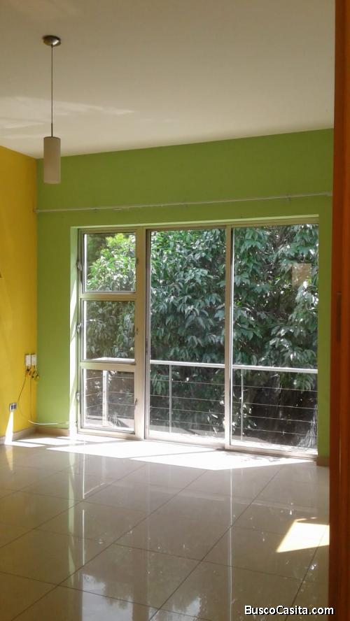 interesada en casa o terreno en venta en San Isidro zona 16. 