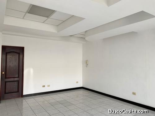 OFICINA EN RENTA UBICADA EN ZONA 5.