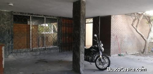 Casa Comercial Venta Zona 9 a metros de la Montufar