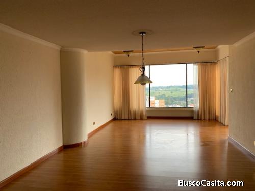 RENTA Apartamento de 3 habitaciones zona 15